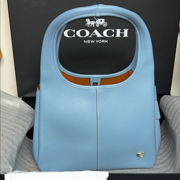 Coach Handbags - Beautiful Coach Lana Shoulder Bag